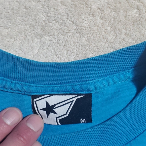 Famous tee - Picture 3 of 3